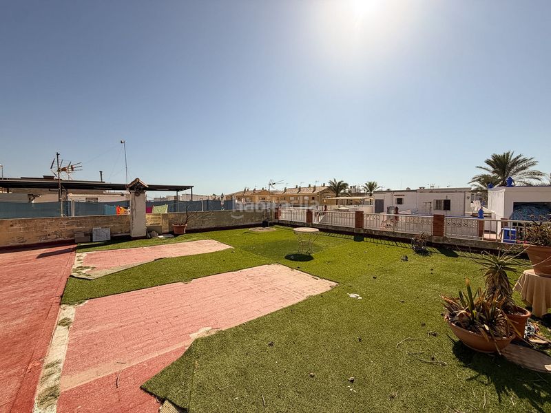 Foto 02992d31-3862-4934-9692-e7b692ea4c59. Casa adossada amb xemeneia a El Marenyet Cullera