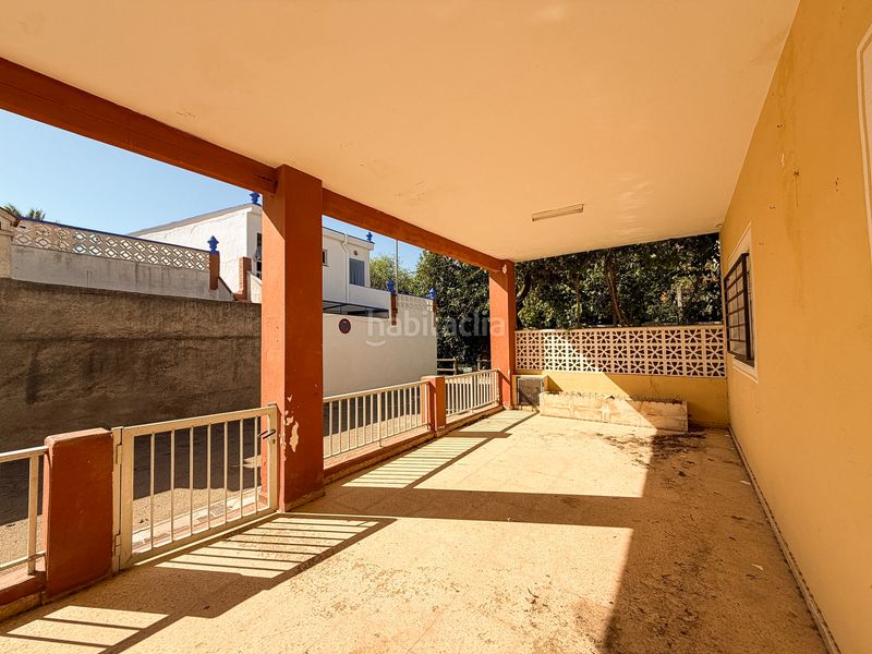 Foto 04d0dc43-4bf3-4e06-9358-b294ef4e0de3. Casa adossada amb xemeneia a El Marenyet Cullera