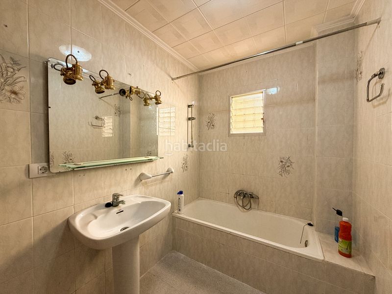 Foto 0d1001a7-5732-49dd-bf0e-862a0f010844. Casa adossada amb xemeneia a El Marenyet Cullera
