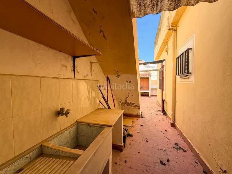 Foto ad5b6473-c5a6-43c9-b622-5bad54cef6ad. Casa adossada amb xemeneia a El Marenyet Cullera