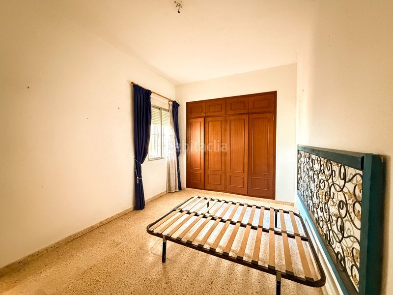 Foto c5b4a822-e73d-4558-b83d-25eabe1ec7de. Casa adossada amb xemeneia a El Marenyet Cullera