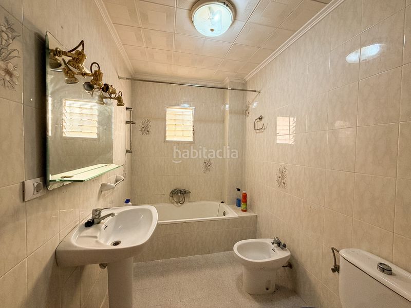Foto d777d55e-eb22-4b6a-8161-760df704a28f. Casa adossada amb xemeneia a El Marenyet Cullera