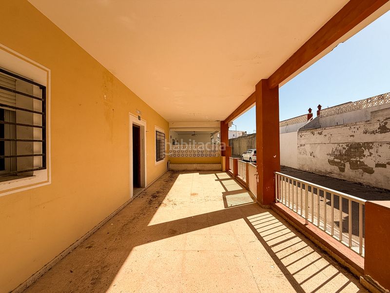 Foto e9635ad9-545c-4b7a-8baa-6a389131b29d. Casa adossada amb xemeneia a El Marenyet Cullera