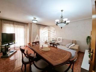 Appartement à Norte. Pisazo de 156 m con 4 dormitorios, plaza de garaje, trastero y t