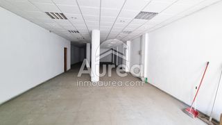 Local Comercial en San antonio 12. Local de 144 metros en san vicente
