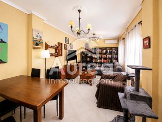 Etagenwohnung in Norte. Piso céntrico de 2 dormitorios con balcón y aire acondicionado