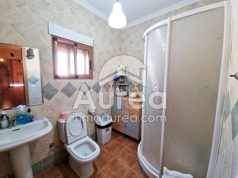 Foto 6068f7c0-eb96-4a33-90e8-13ba9c8ae314. Casa amb piscina a Fontcalent Alicante