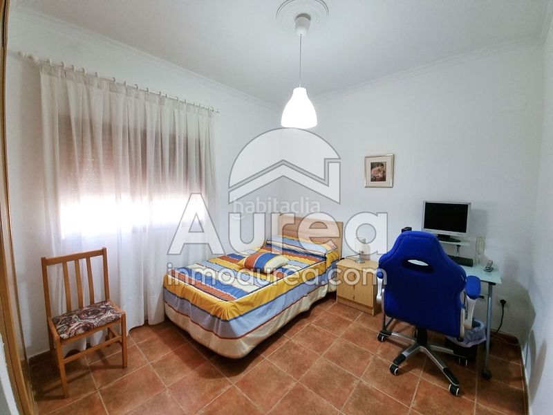 Foto 63f8fa31-8516-488f-a36b-525f78575138. Casa amb piscina a Fontcalent Alicante