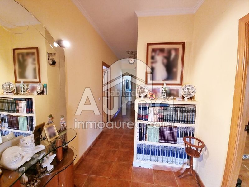 Foto a04a42c4-3ee5-4ef6-a0ef-909a0cbf4478. Casa amb piscina a Fontcalent Alicante