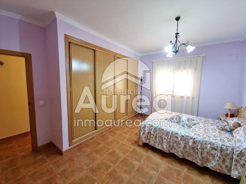 Foto f0e387d1-a0bd-4939-8bd4-f93e248c61de. Casa amb piscina a Fontcalent Alicante