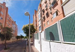 Pis  Calle de isabel colbrand. Piso reformado con garaje, trastero y zonas comunes en el distri