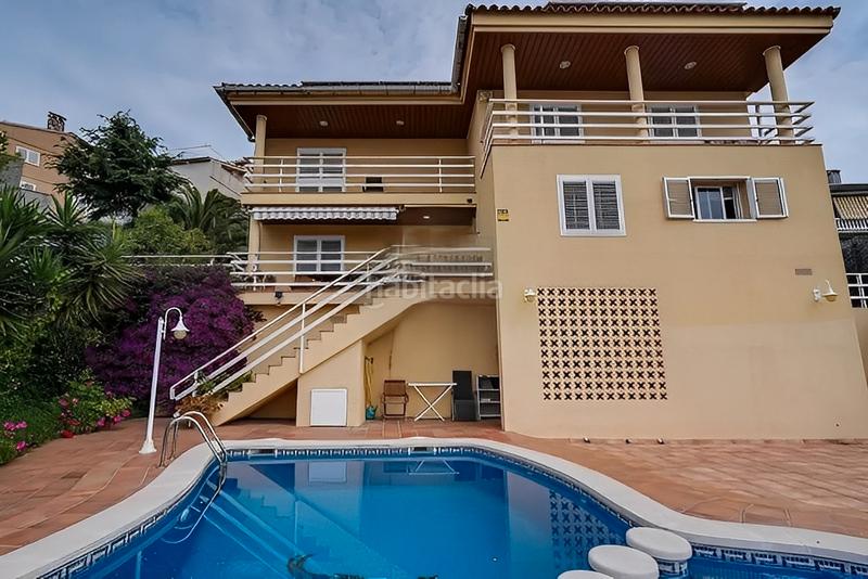 Foto 52511b17-718a-4e2f-8d4e-857dd5486782. Maison avec chauffage parking piscine dans Torrent Ballester Viladecans