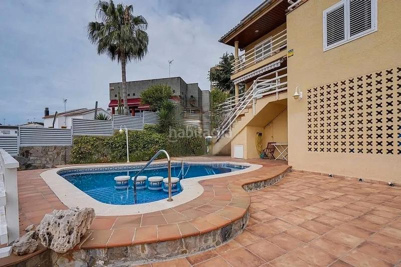 Foto f4ee6bd8-8b4c-4d81-a21c-112a8acb31b1. Maison avec chauffage parking piscine dans Torrent Ballester Viladecans