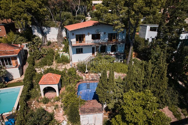 Foto 0fab8aeb-b24d-446d-9e97-793283544562. Maison avec cheminée parking piscine dans Montmar Castelldefels