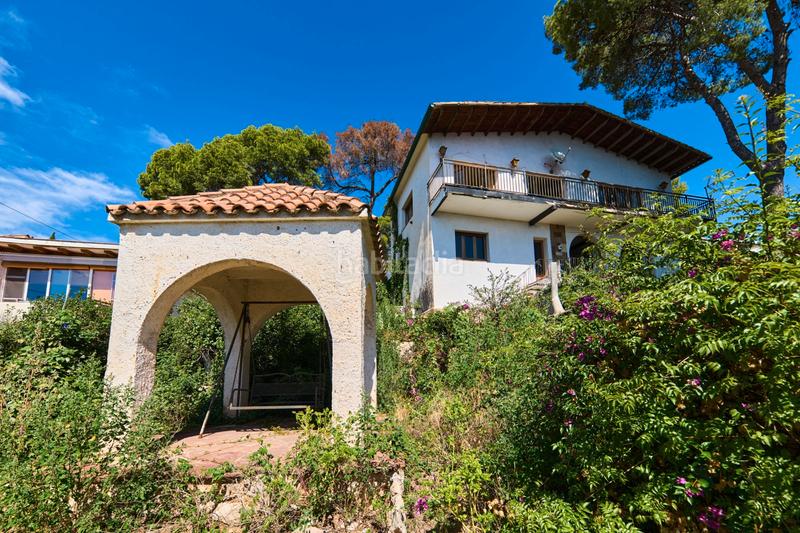 Foto 1d87973a-0275-4485-aa4b-509dc2057852. Maison avec cheminée parking piscine dans Montmar Castelldefels