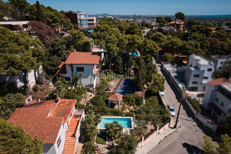 Foto 2ad65a22-9832-44c4-bf23-c7716173d615. Maison avec cheminée parking piscine dans Montmar Castelldefels