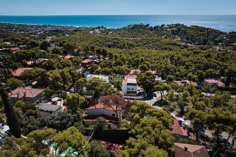 Foto 2c41c8e3-e5e1-43b1-b7e3-50245d252588. Maison avec cheminée parking piscine dans Montmar Castelldefels