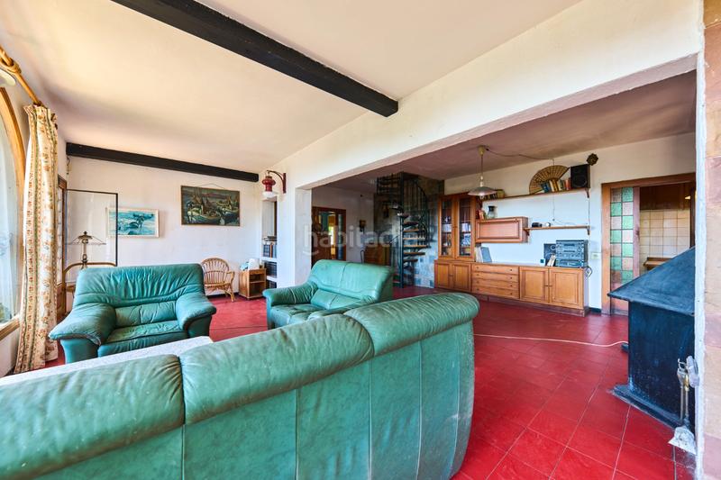 Foto 620f4723-54e7-47af-8a4a-57c6bc054e20. Maison avec cheminée parking piscine dans Montmar Castelldefels