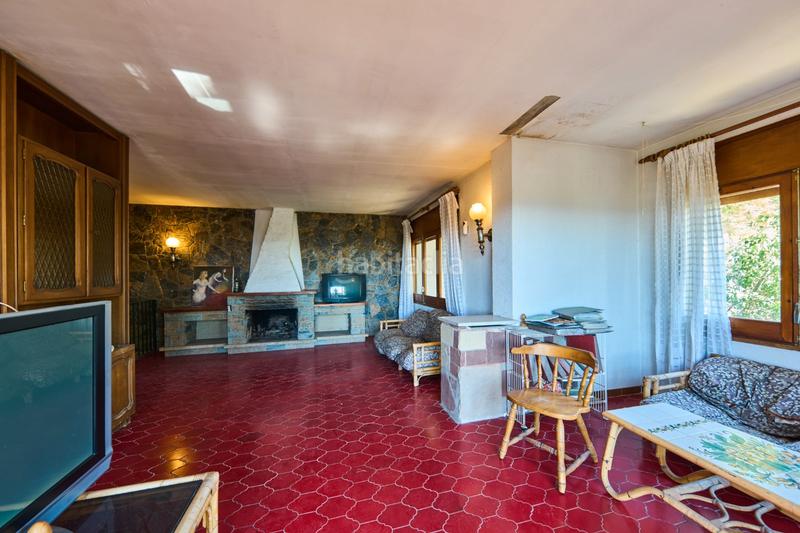 Foto a0e037c7-ff4e-491c-9625-a37fb8fefb6d. Maison avec cheminée parking piscine dans Montmar Castelldefels