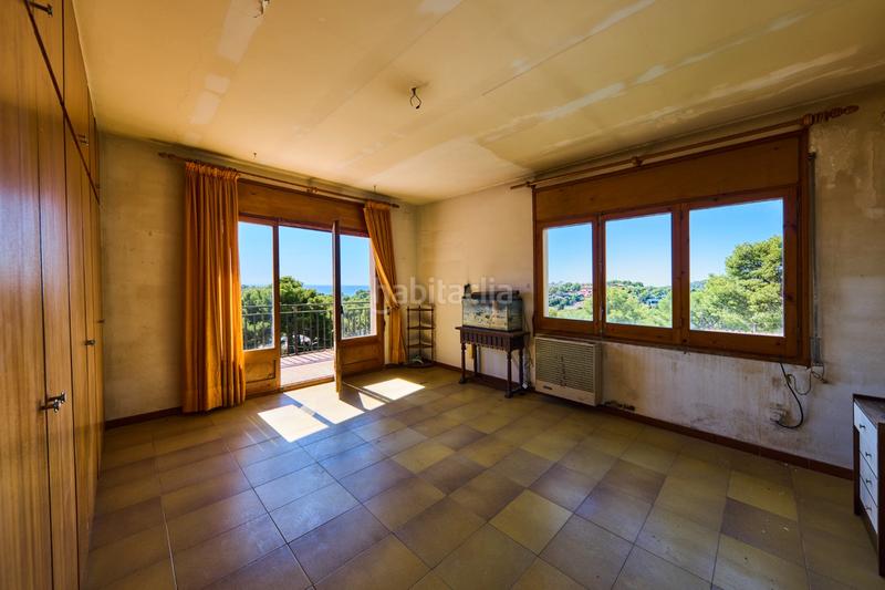 Foto b48b28dd-e1d5-4154-8ffb-d9b2b7e30d31. Maison avec cheminée parking piscine dans Montmar Castelldefels