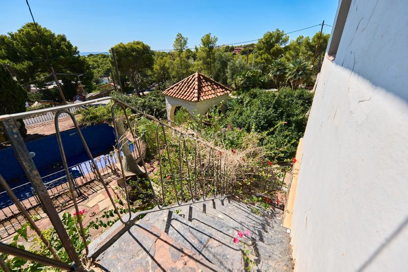 Foto baa272ac-f127-42d8-b3b7-22ab9808a8f1. Maison avec cheminée parking piscine dans Montmar Castelldefels