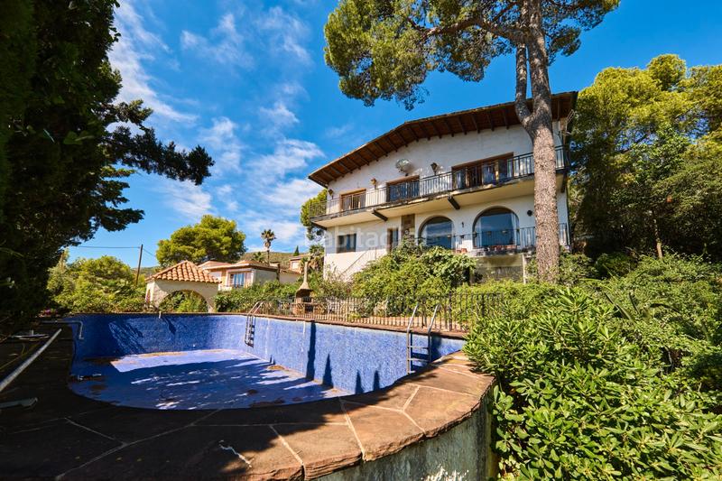 Foto c5b67424-300c-4dbe-bdb1-aaf6ff5dd36c. Maison avec cheminée parking piscine dans Montmar Castelldefels