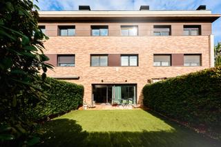 Maison jumelée  Carrer de can corretger. Hermoso chalet adosado en sant quirze