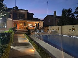 House  Calle del maestro albéniz. Exclusiva vivienda independiente de 540 m² en la mejor zona de a