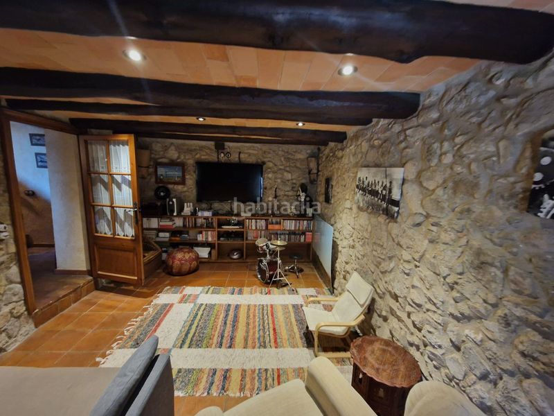 Foto 3f509168-f21d-49d1-a896-e93a9fa08819. Masia amb xemeneia aparcament piscina a Ametlla del Vallès (L´)