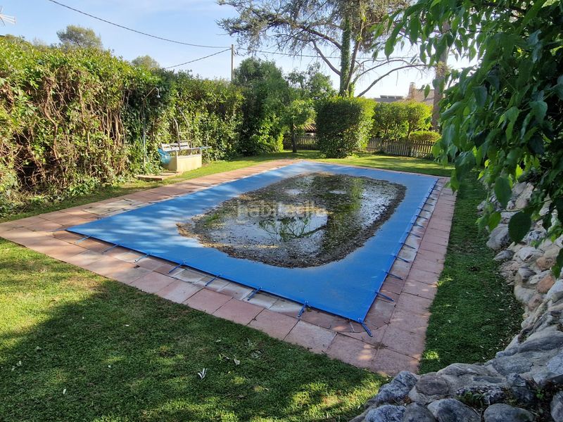 Foto ffac0044-51b4-4433-9541-4dfcb5c89147. Masia amb xemeneia aparcament piscina a Ametlla del Vallès (L´)