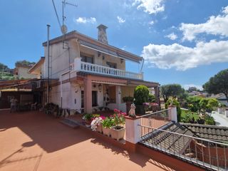 Casa  Carrer de sant eduard. Casa unifamiliar en venta en can prat, lliçà de vall