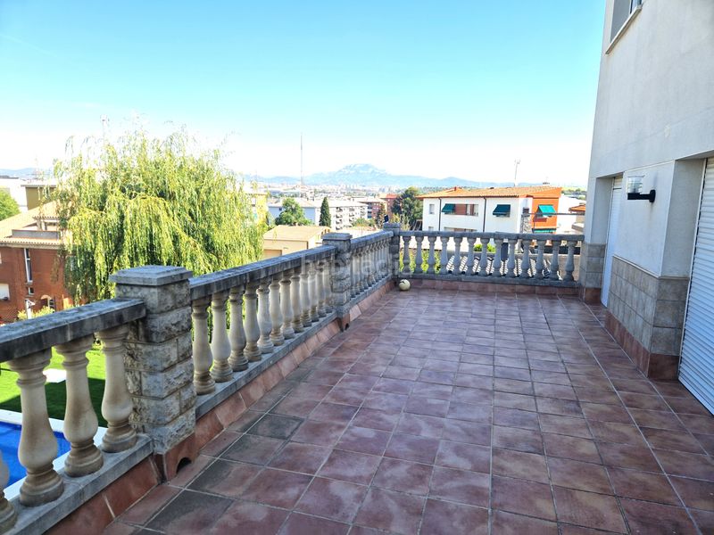 Foto 1c8cc54c-ce9f-460a-9655-c5671519423c. Xalet amb calefacció aparcament piscina a Can Parellada Terrassa
