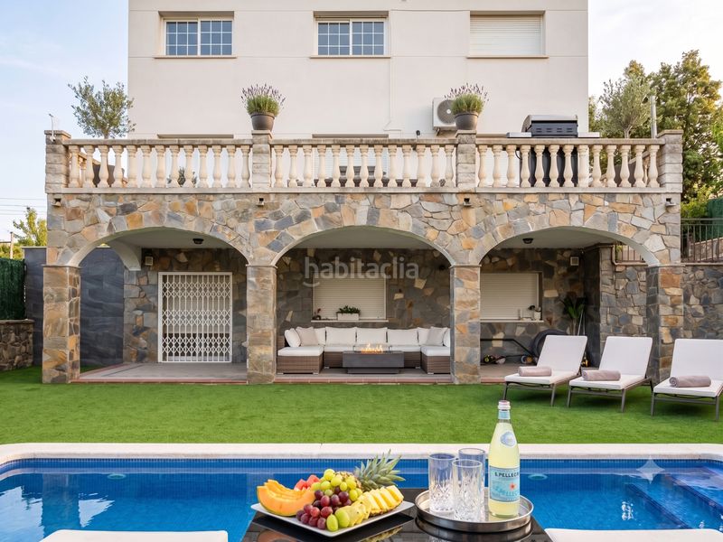 Foto d526ad65-bed9-49e9-9a4b-8adbc388ddfa. Xalet amb calefacció aparcament piscina a Can Parellada Terrassa
