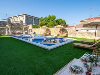Chalet  Carrer dels avellaners. Vivienda con piscina y vistas abiertas en sant just desvern
