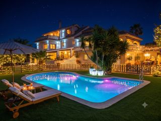 Casa  Carrer de ramon muntaner. Casa con piscina en esparraguera