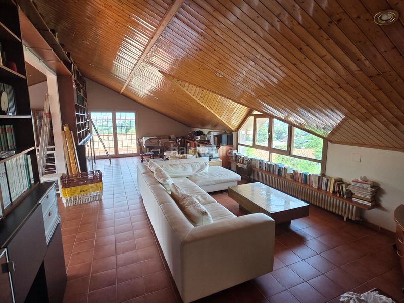 Foto dad53423-fbad-4c73-8949-00ee59a54e62. Casa amb aparcament piscina a Can Rial Esparreguera