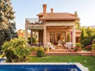 Casa adossada  Carrer montserrat. Vivienda unifamiliar en santa maria de palautordera