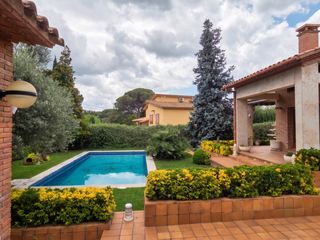 Casa adossada  Carrer montserrat. Vivienda unifamiliar en santa maria de palautordera