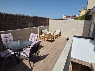 Casa  Carrer del riu ebre. Cada renovada con terrazas y garaje en una zona tranquila de vil