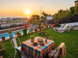 Casa  Carrer formentor. Casas con vistas al mediterráneo en santa susanna