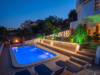 Casa  Carrer formentor. Casas con vistas al mediterráneo en santa susanna