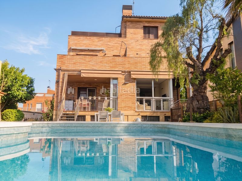 Foto 793fccc6-b2cb-4296-9a73-1aba029d2812. Casa amb aparcament piscina a Torrent Ballester Viladecans