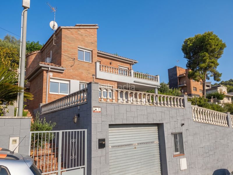 Foto 8e2f6550-254c-4809-8838-cdf9f95a8a1a. Casa amb aparcament piscina a Sant Andreu de la Barca