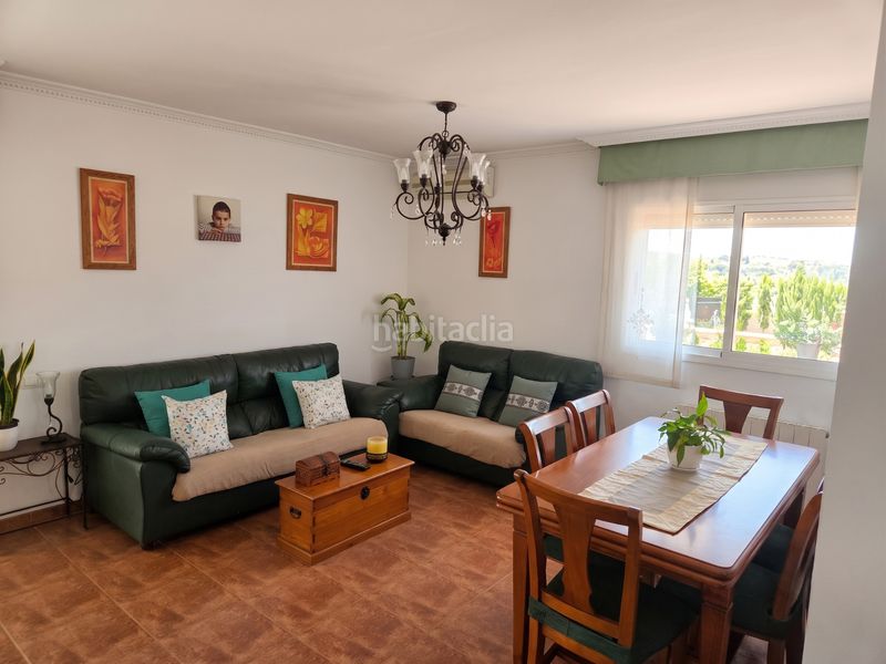 Foto a8b95045-60d2-415c-ab3f-54fa62112a87. Casa amb aparcament piscina a Sant Andreu de la Barca
