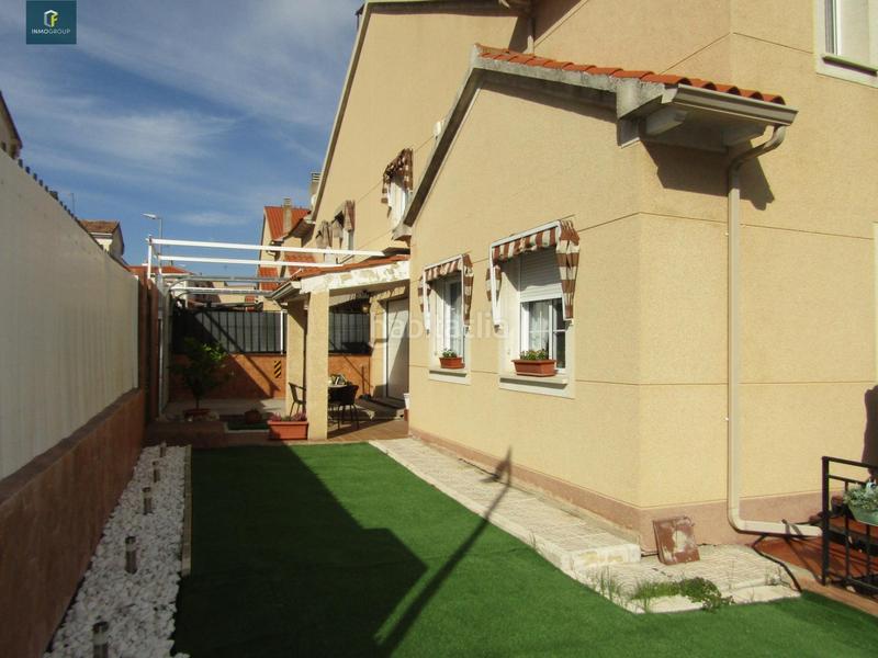 Foto 390292a4-c914-4f8b-a4fa-6048f008b363. Maison jumelée avec chauffage parking dans Loeches