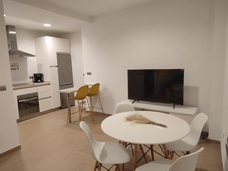 Appartement  Calle pompeyos. Disponible en alquiler con opción a compra