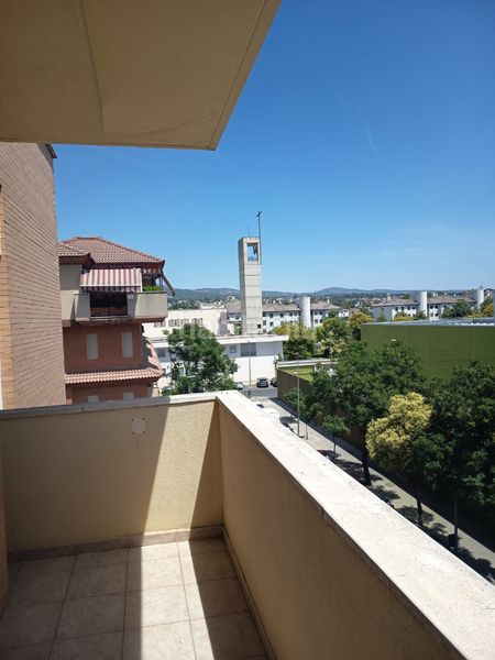 Foto e1f3cff5-1144-4c50-b0bc-7739c8e31a1e. Pis amb calefacció aparcament piscina a Tablero Bajo - Arruzafilla Córdoba