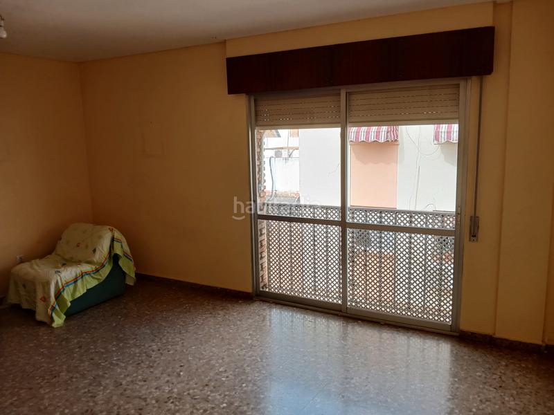 Foto 35d72663-2da2-48f3-9cec-f99dfeb16500. Piso en calle de paco león 4 4 habitaciones y 2 baños junto a deza en Córdoba