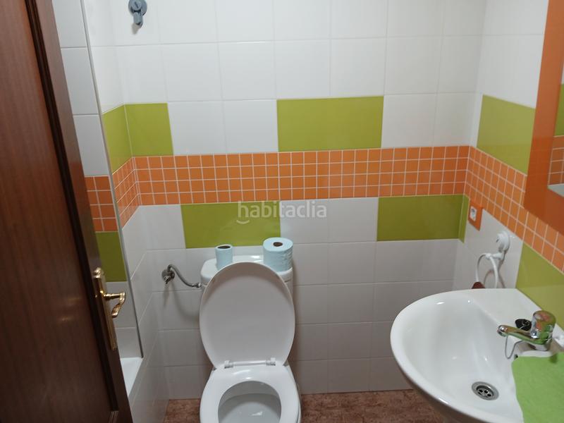 Foto 4d7a10e7-52d0-4295-a568-5e8148af2ca1. Piso en calle de paco león 4 4 habitaciones y 2 baños junto a deza en Córdoba