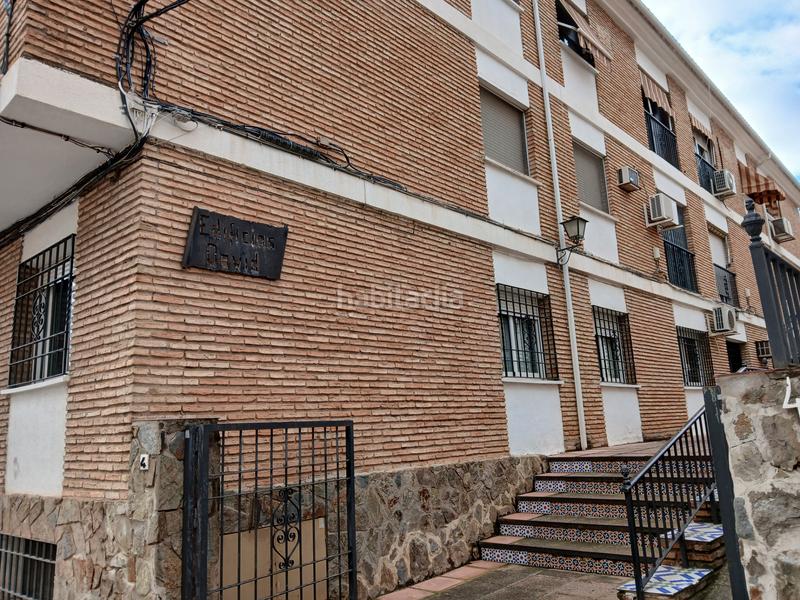 Foto 6357b62b-32e9-4a23-928b-24b67c3d6675. Piso en calle de paco león 4 4 habitaciones y 2 baños junto a deza en Córdoba